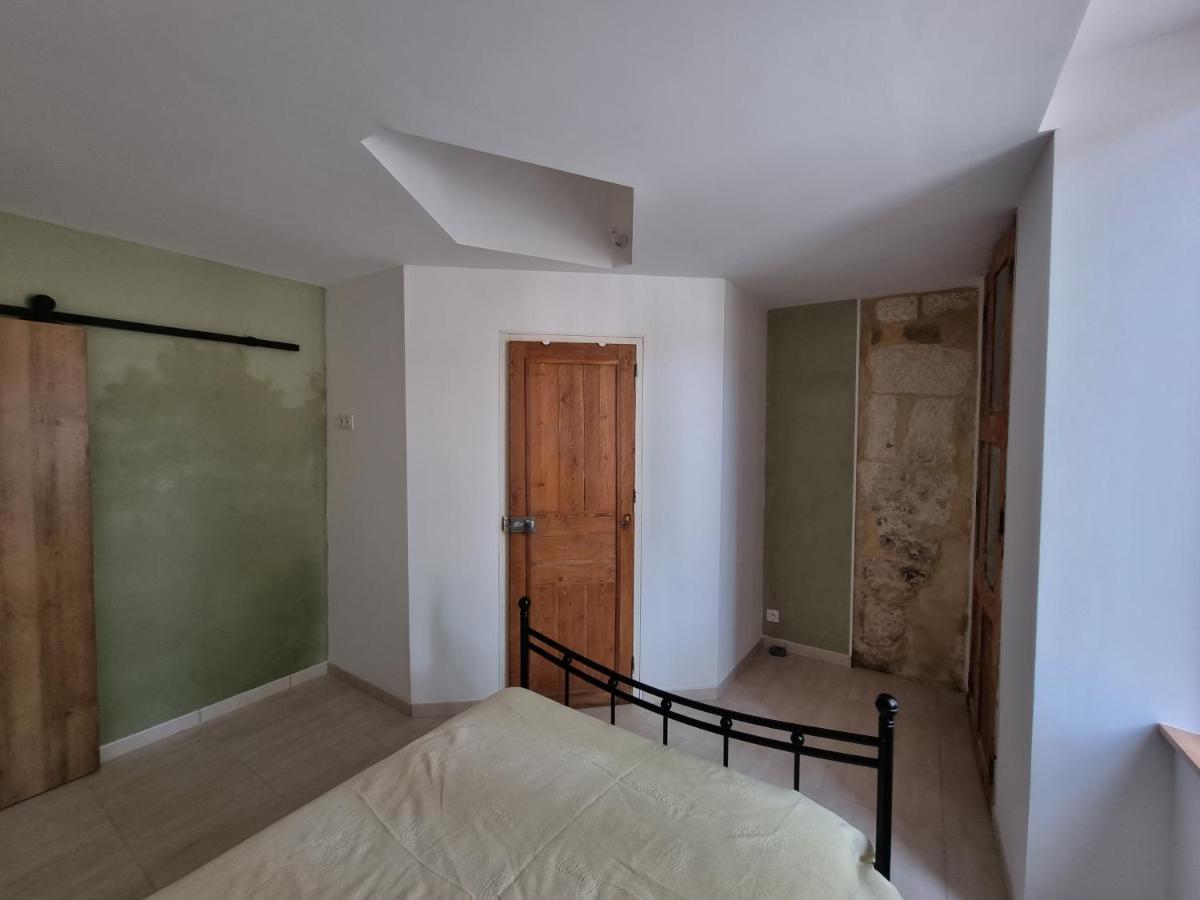 Dans Maison De Maitre, Appartement Independant. Montfrin Esterno foto